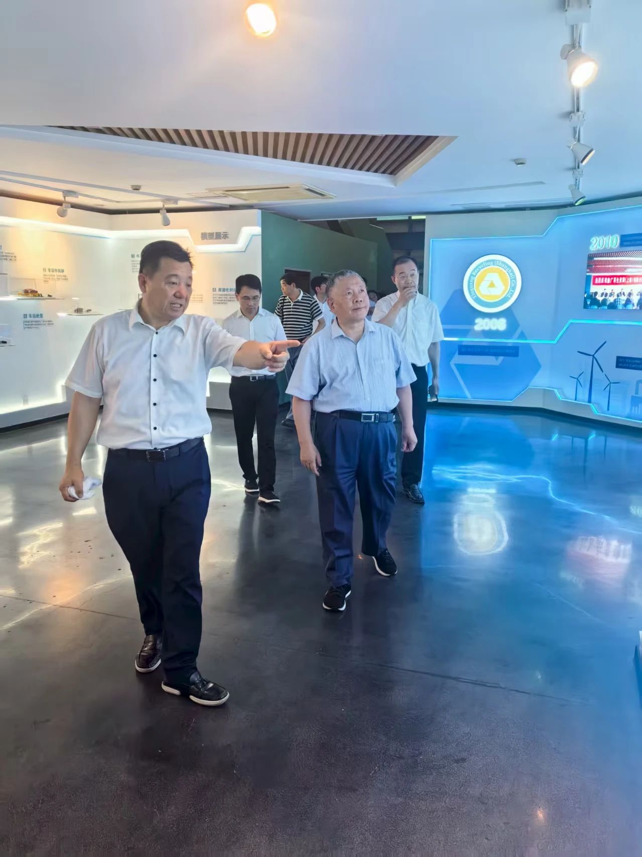 院士领衔来访，共绘稀土与贵金属提炼产业蓝图